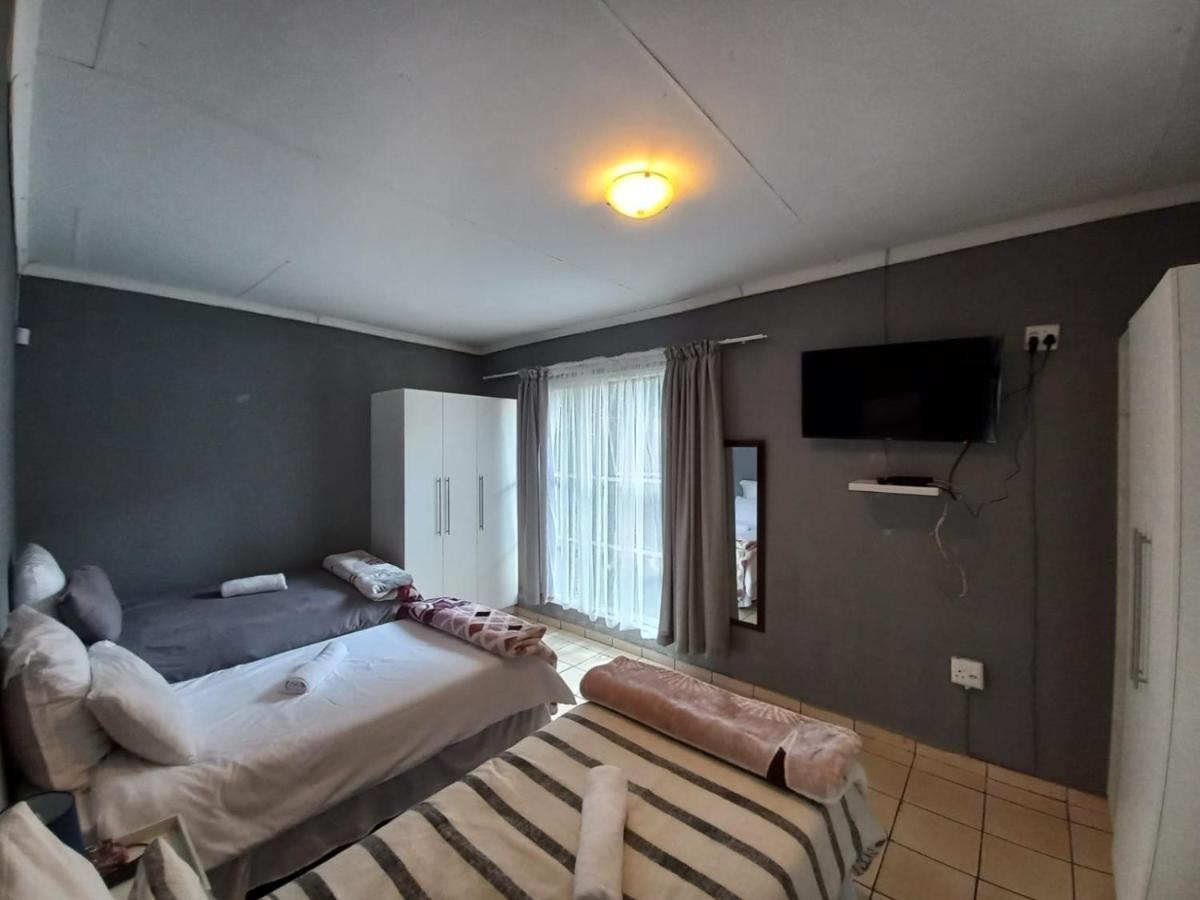 Meyiwa Guest Palace Newcastle Kültér fotó